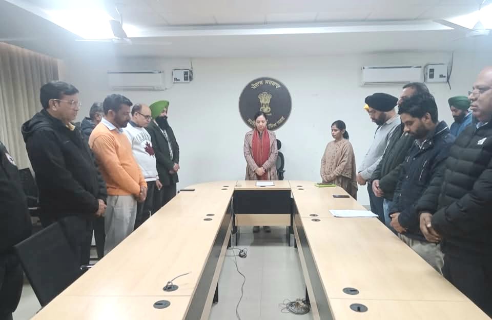 जिला प्रशासन ने स्वतंत्रता संग्राम के शहीद देशभक्तों को दी श्रद्धांजलि